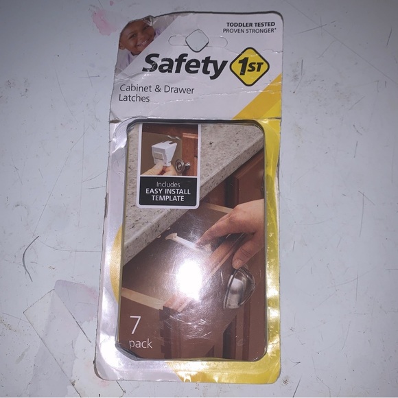 Safety 1st Drawer and Cabinet Latches - Picture 1 of 2